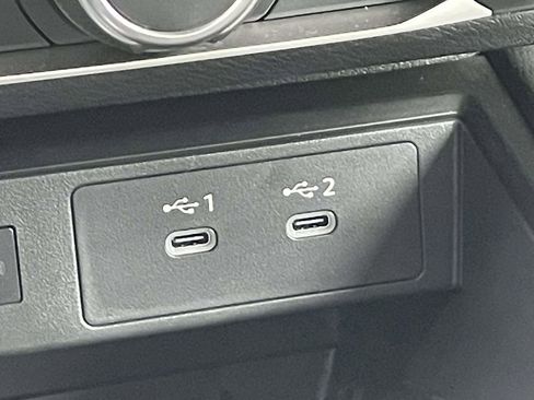 Used 2025 Nissan Kicks SV image 27