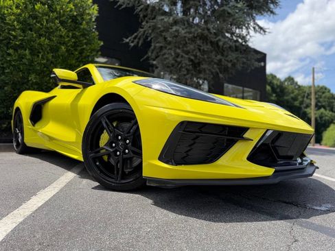 Used 2021 Chevrolet Corvette Stingray Convertible w/ Z51 Performance Package RWD image 7