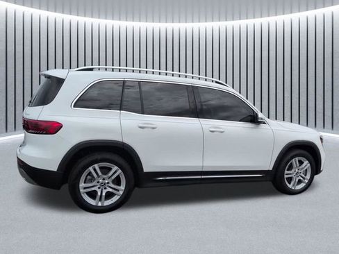 Used 2023 Mercedes-Benz GLB 250 4MATIC image 3