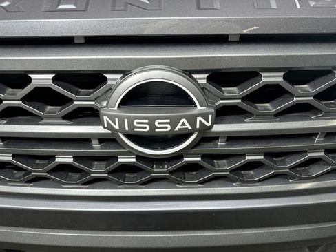 Used 2024 Nissan Frontier SV image 9