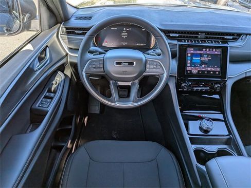 New 2025 Jeep Grand Cherokee L Laredo w/ Luxury Tech Group I image 17