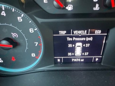 Used 2022 Chevrolet Traverse LS FWD image 7