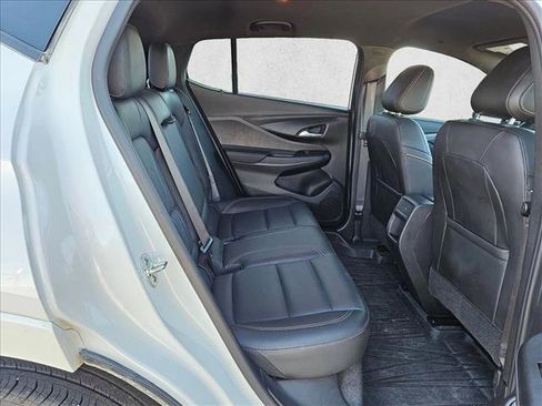 Used 2025 Buick Envista Avenir image 19