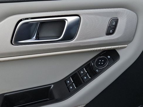 New 2026 Ford Explorer Active w/ Active Comfort Package image 26