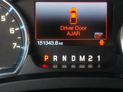 Used 2013 Ford F150 XLT w/ XLT Chrome Pkg image 17