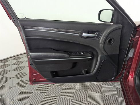 Used 2022 Chrysler 300 Touring image 18