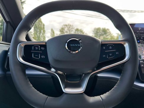 New 2025 Volvo EX30 Plus w/ Protection Package Premier image 31