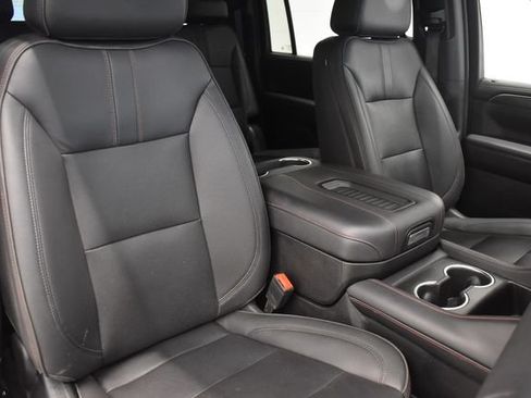 Used 2023 Chevrolet Suburban RST w/ Luxury Package AWD/4WD image 6