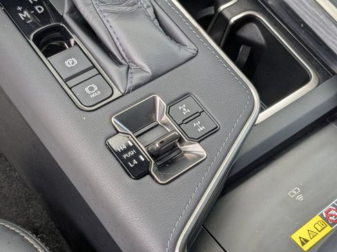 Used 2025 Lexus GX 550 w/ Accessory Package (CT) AWD/4WD image 15