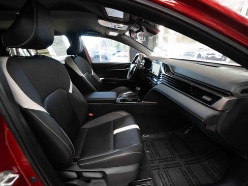 Used 2025 Toyota Camry SE image 26