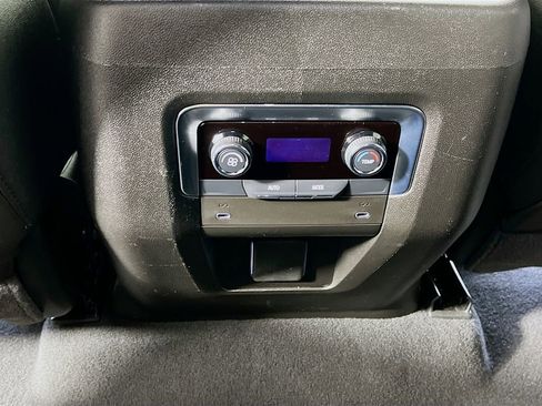 Used 2025 Chevrolet Tahoe LT image 25