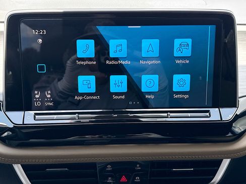 Used 2024 Volkswagen Atlas Cross Sport SE FWD image 29