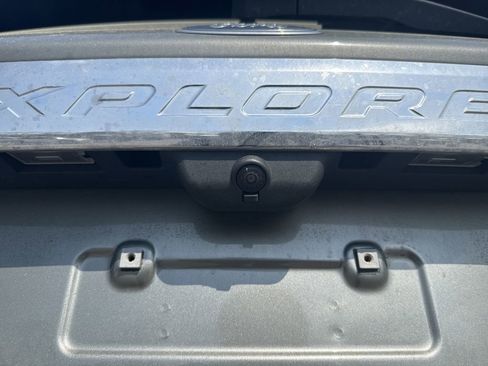 Used 2020 Ford Explorer Limited w/ Hybrid Equipment Group 310A AWD/4WD image 29