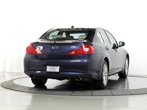 Used 2011 INFINITI G25 x w/ Moonroof Pkg image 8