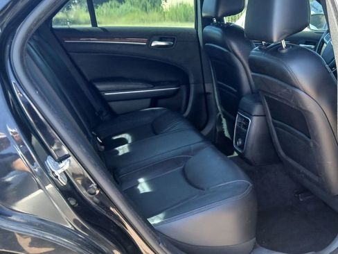 Used 2013 Chrysler 300 image 12