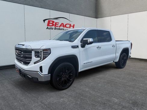 Used 2023 GMC Sierra 1500 SLT w/ SLT Premium Package AWD/4WD image 3