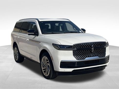 New 2026 Lincoln Navigator Reserve AWD/4WD image 7