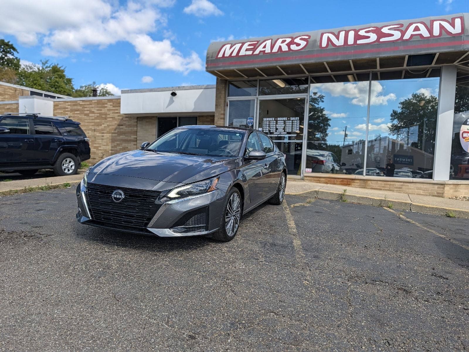 Used 2024 Nissan Altima 2.5 SL AWD/4WD image 5