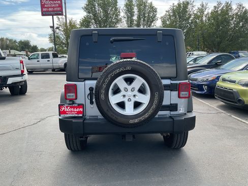 Used 2018 Jeep Wrangler Unlimited Sport S AWD/4WD image 7