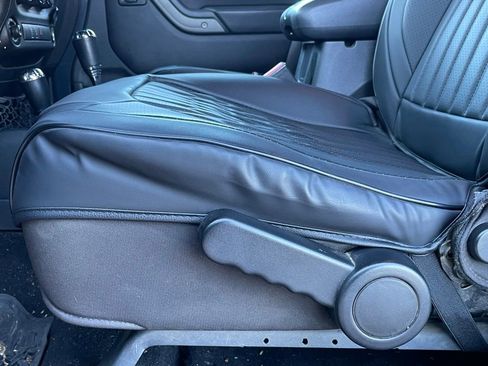 Used 2018 Jeep Wrangler Unlimited Sport S image 11