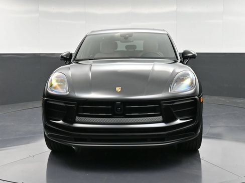 Certified 2026 Porsche Macan AWD/4WD image 11