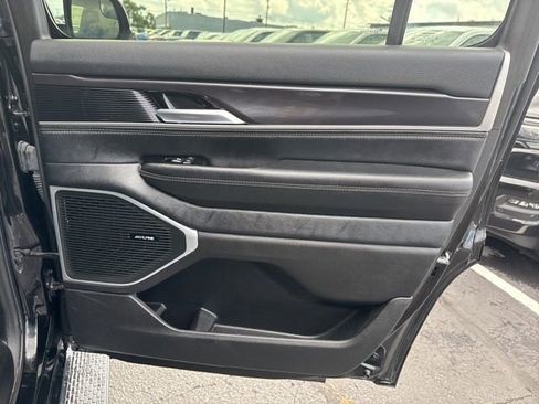 Used 2024 Jeep Wagoneer 4WD image 23