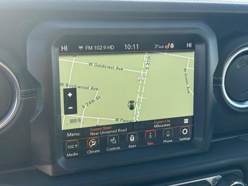 Used 2021 Jeep Wrangler Unlimited Sahara AWD/4WD image 9