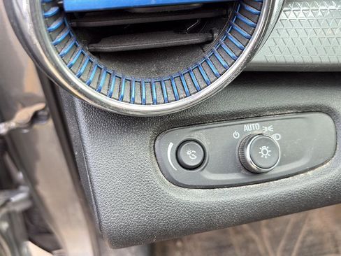 Used 2024 Chevrolet Trax LT w/ Driver Confidence Package image 16