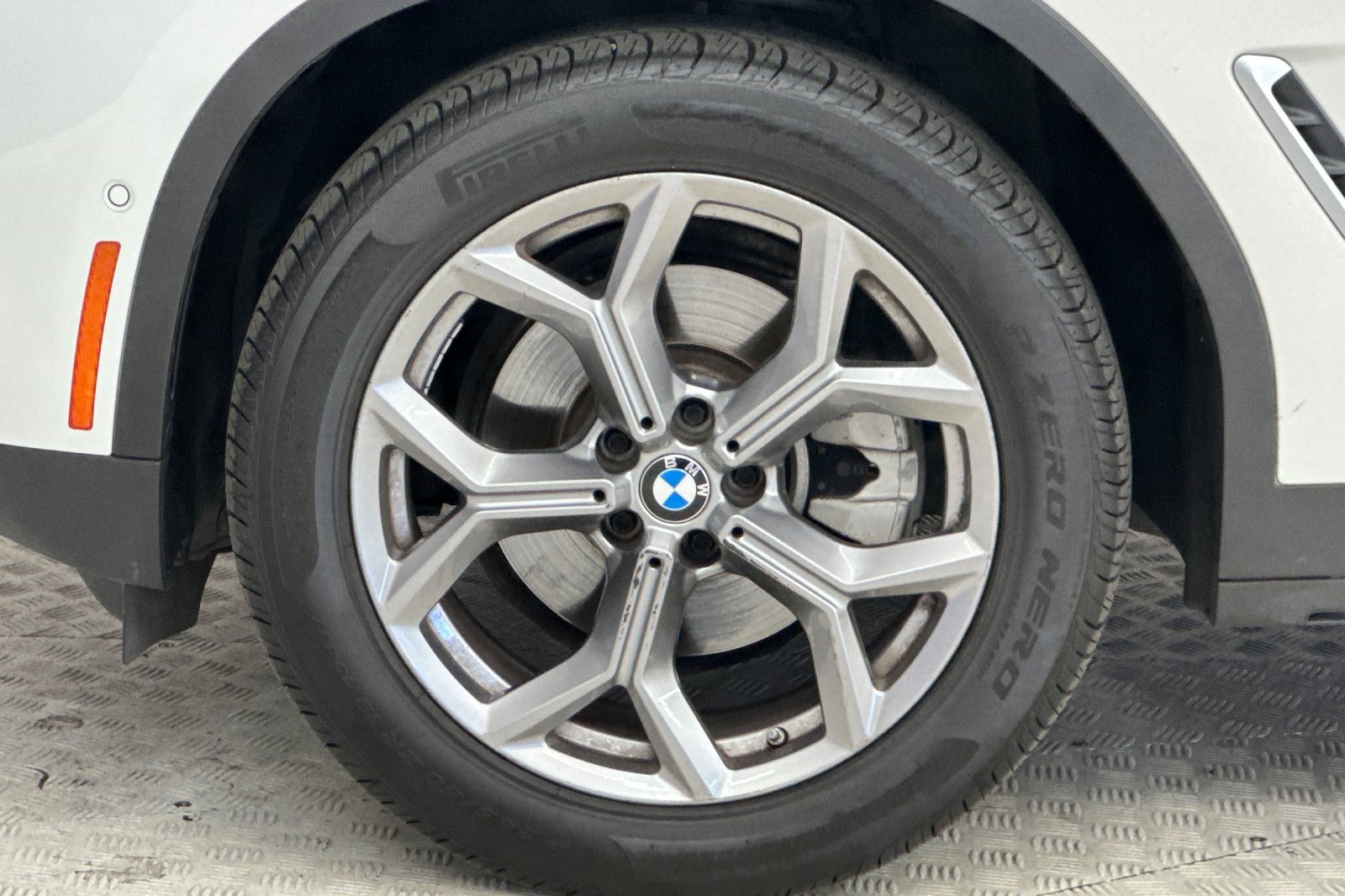 Used 2023 BMW X4 xDrive30i w/ Parking Assistance Package AWD/4WD image 12