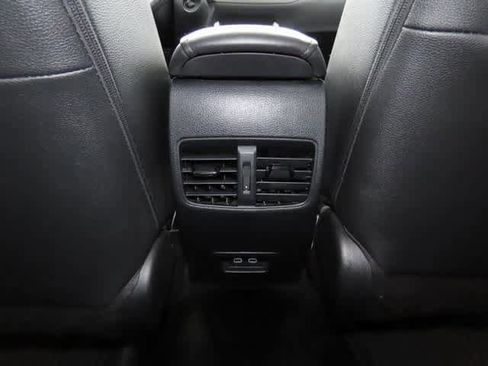 Used 2024 Toyota Corolla Cross XLE image 24