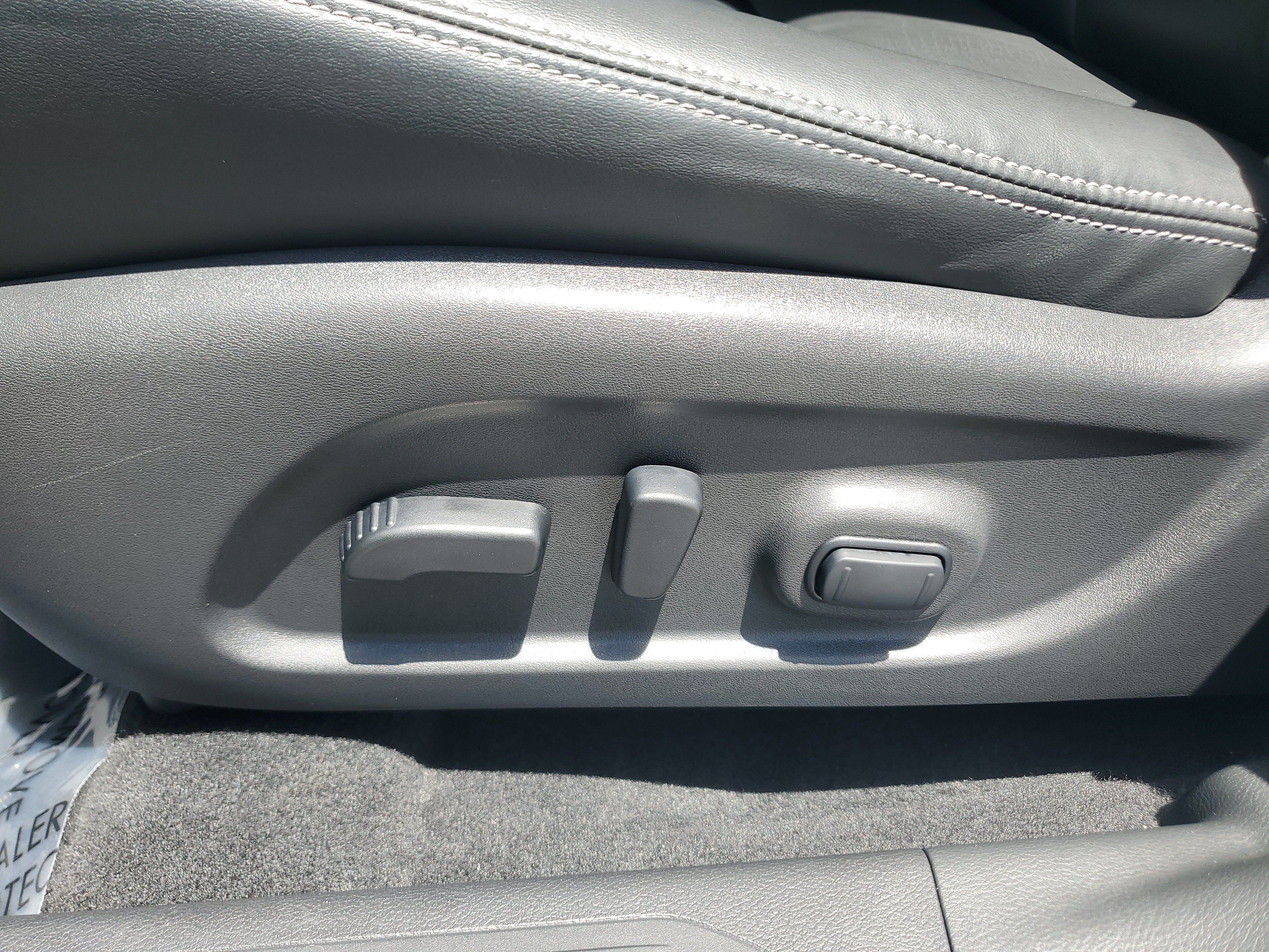Certified 2024 Nissan Murano SV w/ SV Midnight Edition Package FWD image 11