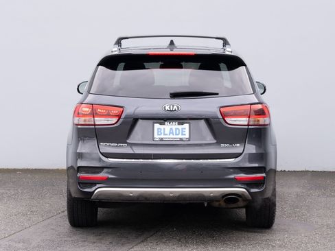 Used 2017 Kia Sorento SX image 30