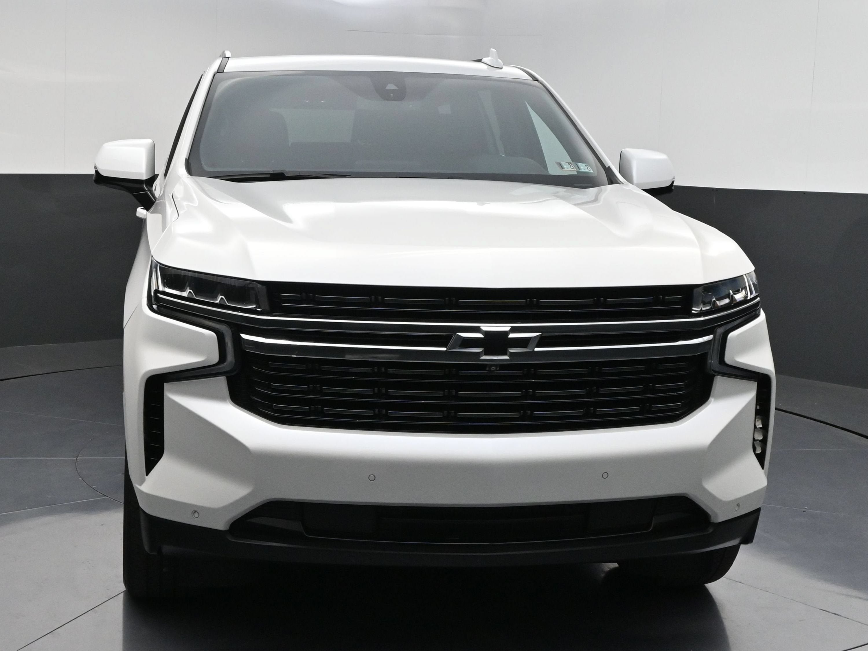 Certified 2022 Chevrolet Tahoe RST w/ Luxury Package AWD/4WD image 3