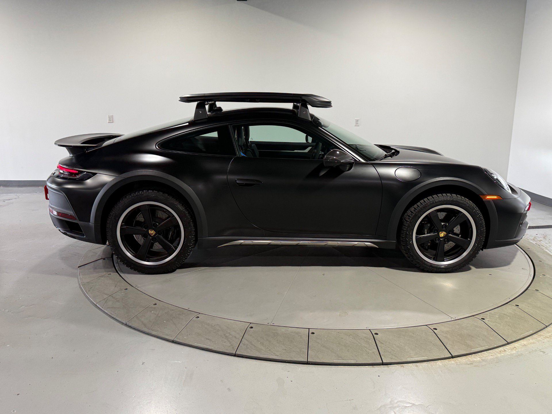 Used 2024 Porsche 911 Dakar AWD/4WD image 14