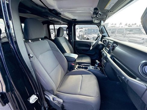 Used 2023 Jeep Gladiator Sport image 31