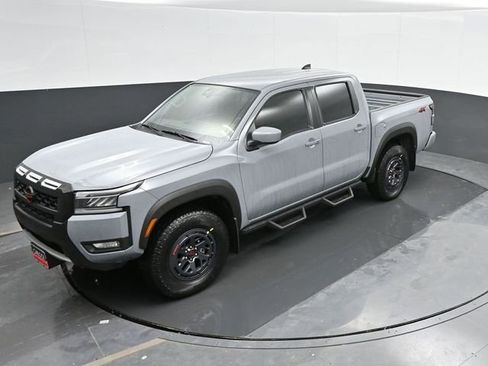 Used 2025 Nissan Frontier PRO-4X image 34