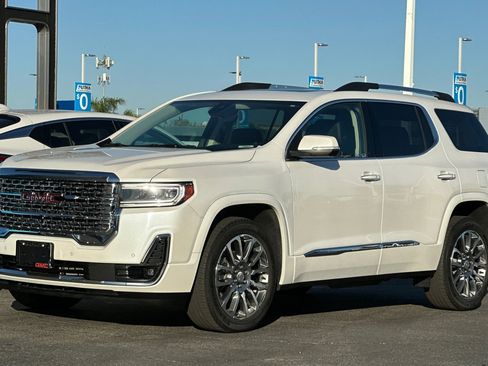 Used 2023 GMC Acadia Denali w/ Denali Ultimate Package image 8