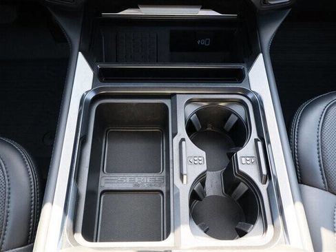 Used 2025 Ford F350 Platinum AWD/4WD image 27