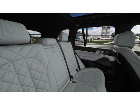 New 2026 BMW X5 xDrive40i w/ M Sport Package AWD/4WD image 12