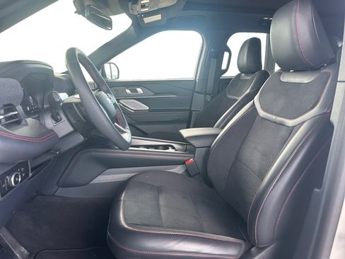 Used 2025 Ford Explorer ST w/ Sun And Sound Package AWD/4WD image 9