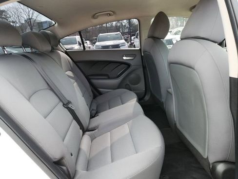 Used 2017 Kia Forte LX image 17