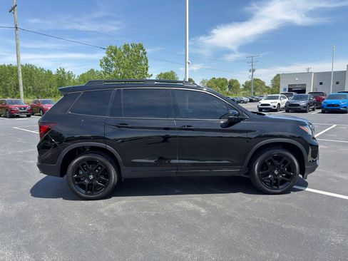 Used 2025 Honda Passport Black Edition image 7