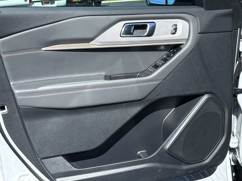 New 2026 Ford Explorer Active w/ Active Comfort Package image 17