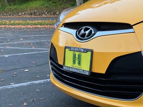 Used 2012 Hyundai Veloster w/ Style Pkg image 20