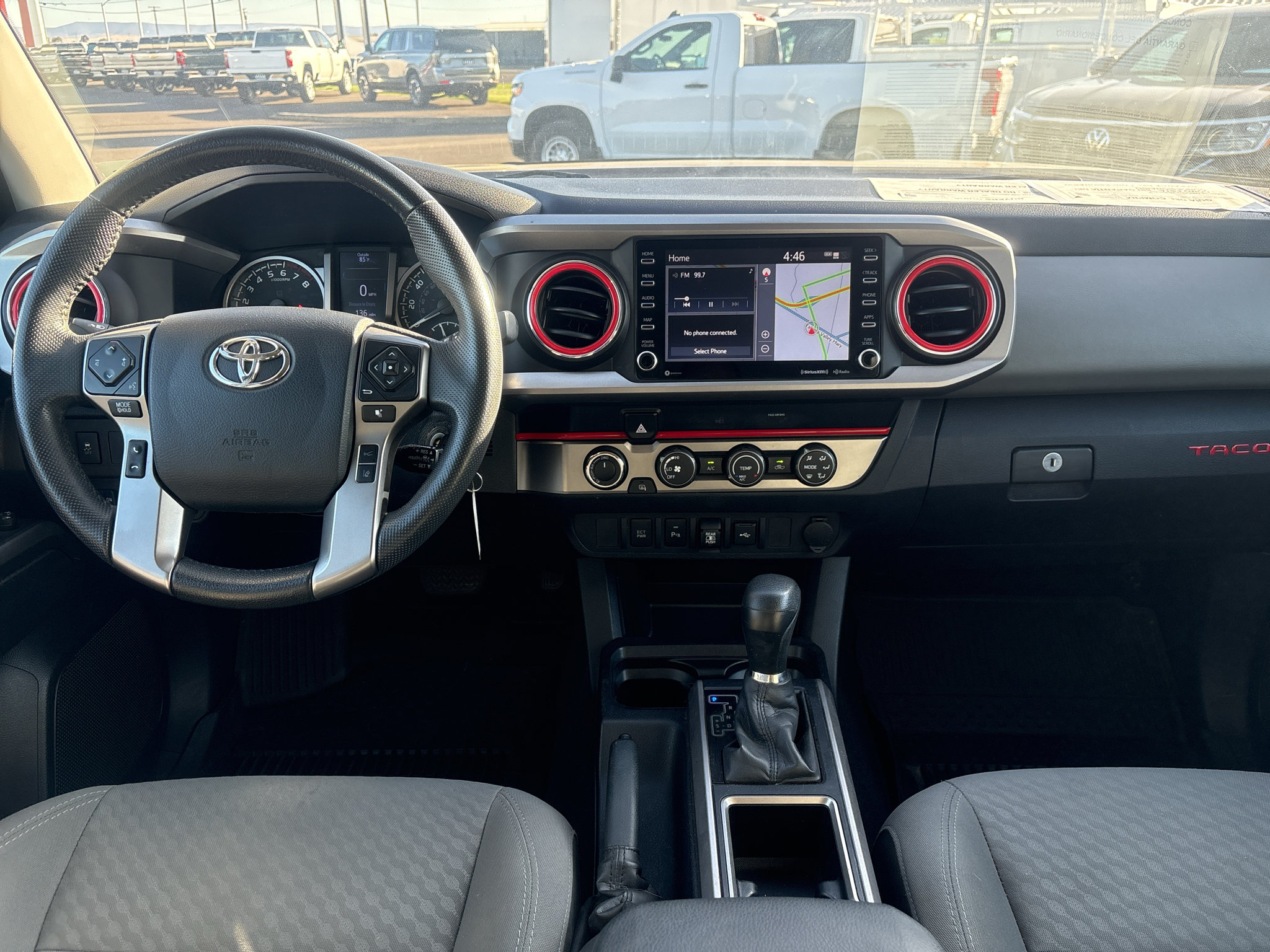 Used 2020 Toyota Tacoma SR5 AWD/4WD image 10