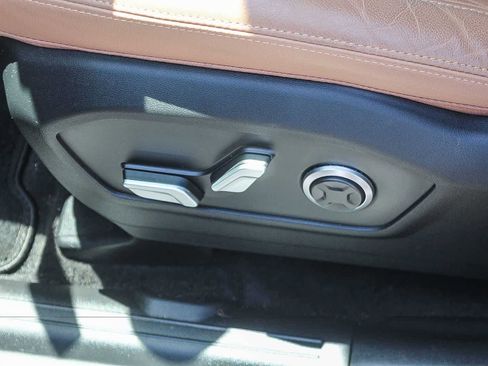 Used 2025 Hyundai Santa Fe Limited FWD image 27