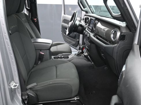 Used 2021 Jeep Wrangler Unlimited Sahara AWD/4WD image 25
