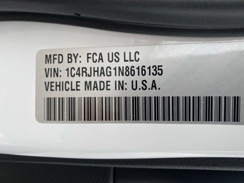 Used 2022 Jeep Grand Cherokee Altitude AWD/4WD image 32