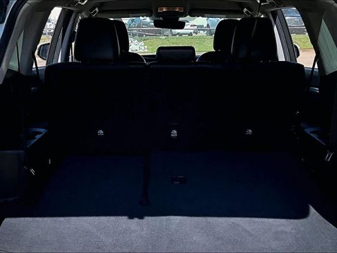 Used 2017 Toyota Highlander Plus FWD image 31