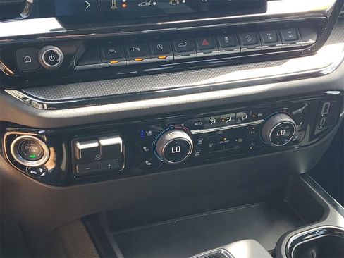 Used 2025 Chevrolet Silverado 1500 ZR2 image 24